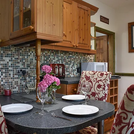 Bridge End Long Preston